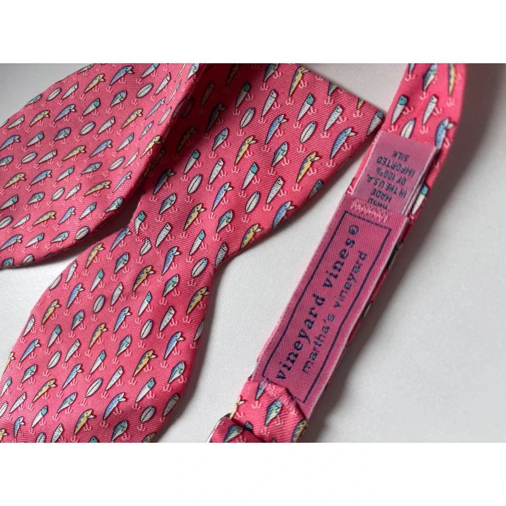 Vineyard Vines Pink Fishing Lure Silk Self‎ Tie Bow Tie Adjustable USA